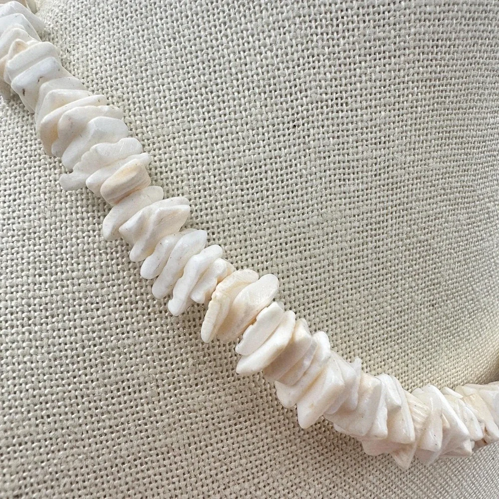 Vintage Off‎ White Shell Bead Choker Necklace Beachy Boho Surfer Retro Hawaiian